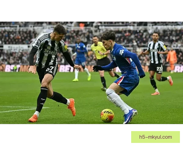 刘易斯米利意外接过队长袖标